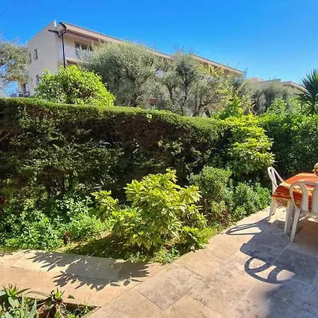 아파트 Casalionelantibes Large With Ac, King-size Bed, Garden And Parking *