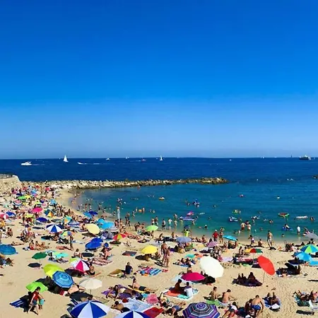 Casalionelantibes Large With Ac, King-size Bed, Garden And Parking Antibes