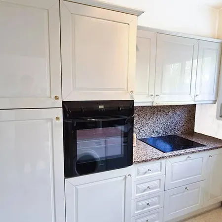 Casalionelantibes Large With Ac, King-size Bed, Garden And Parking Apartment