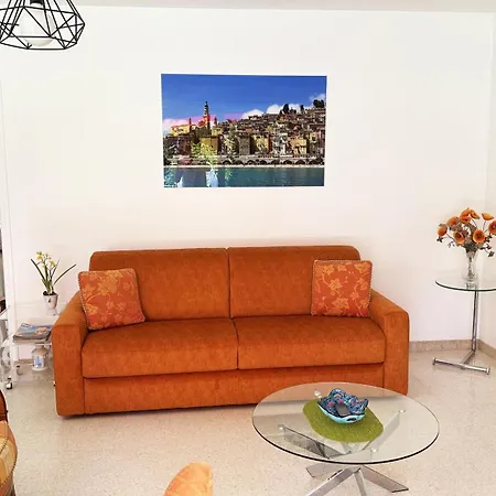 Casalionelantibes Large With Ac, King-size Bed, Garden And Parking 앙티브