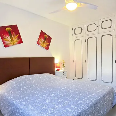 Casalionelantibes Large With Ac, King-size Bed, Garden And Parking