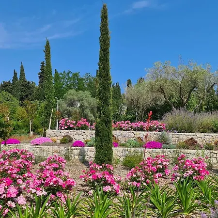 Casalionelantibes Large With Ac, King-size Bed, Garden And Parking *