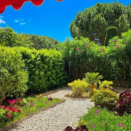 Casalionelantibes Large With Ac, King-size Bed, Garden And Parking * 앙티브